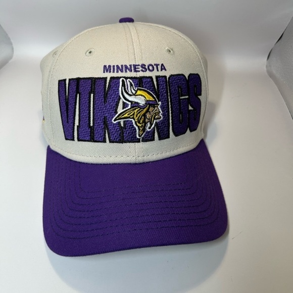 Minnesota Vikings ball cap.  Medium—-Large stretch  New Era - Picture 2 of 8